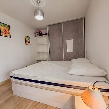 Apartman T3 Dans Avec Piscine , A Pieds Et Proche Commerces *