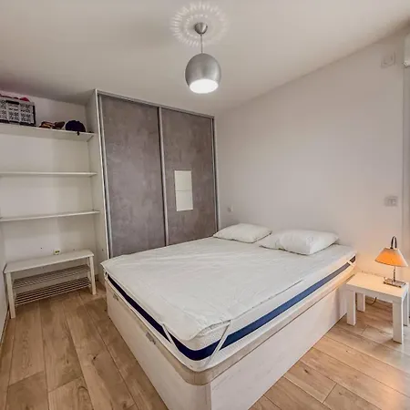 Διαμέρισμα T3 Dans Avec Piscine , A Pieds Et Proche Commerces Le Lavandou