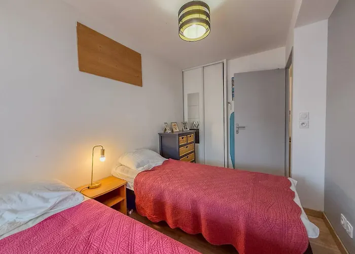 T3 Dans Avec Piscine , A Pieds Et Proche Commerces * Le Lavandou