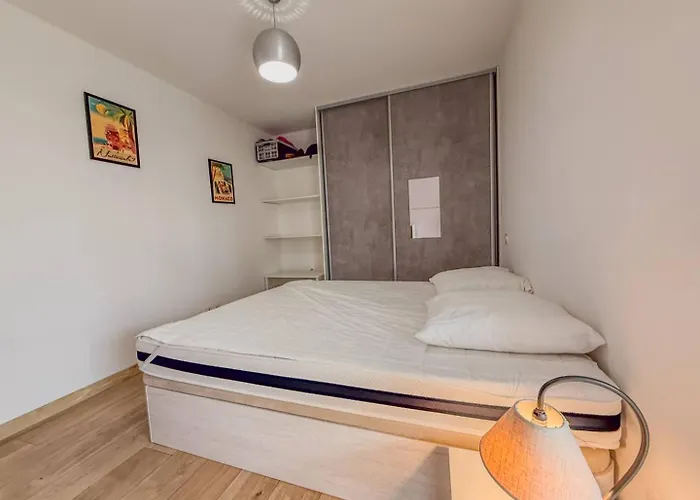 Apartmán T3 Dans Avec Piscine , A Pieds Et Proche Commerces *